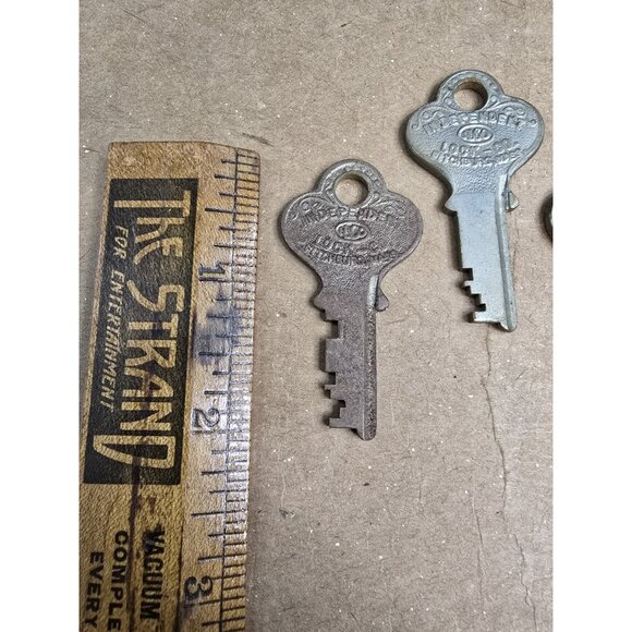 Keys Lot of 3 Vtg ILCO Independent Lock Co Ornate Fitchburg Mass USA Brass? #4 - Picture 4 of 7